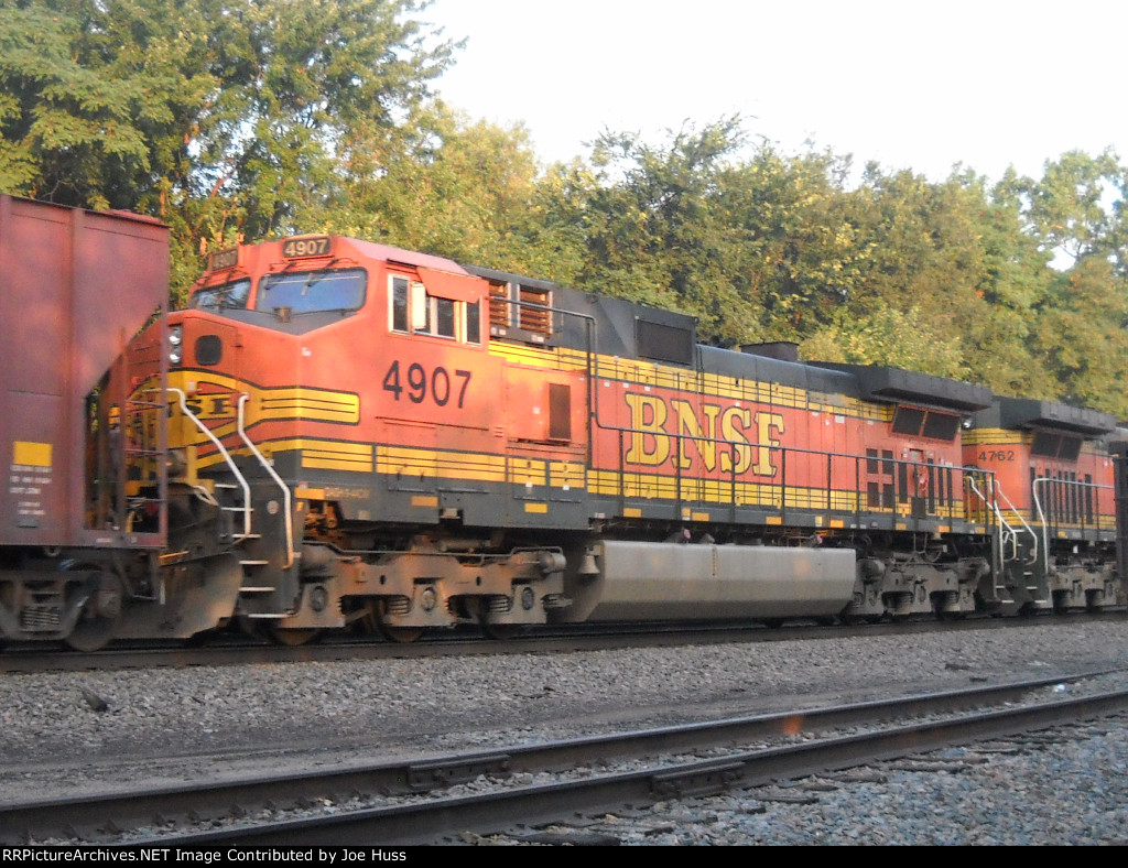 BNSF 4907